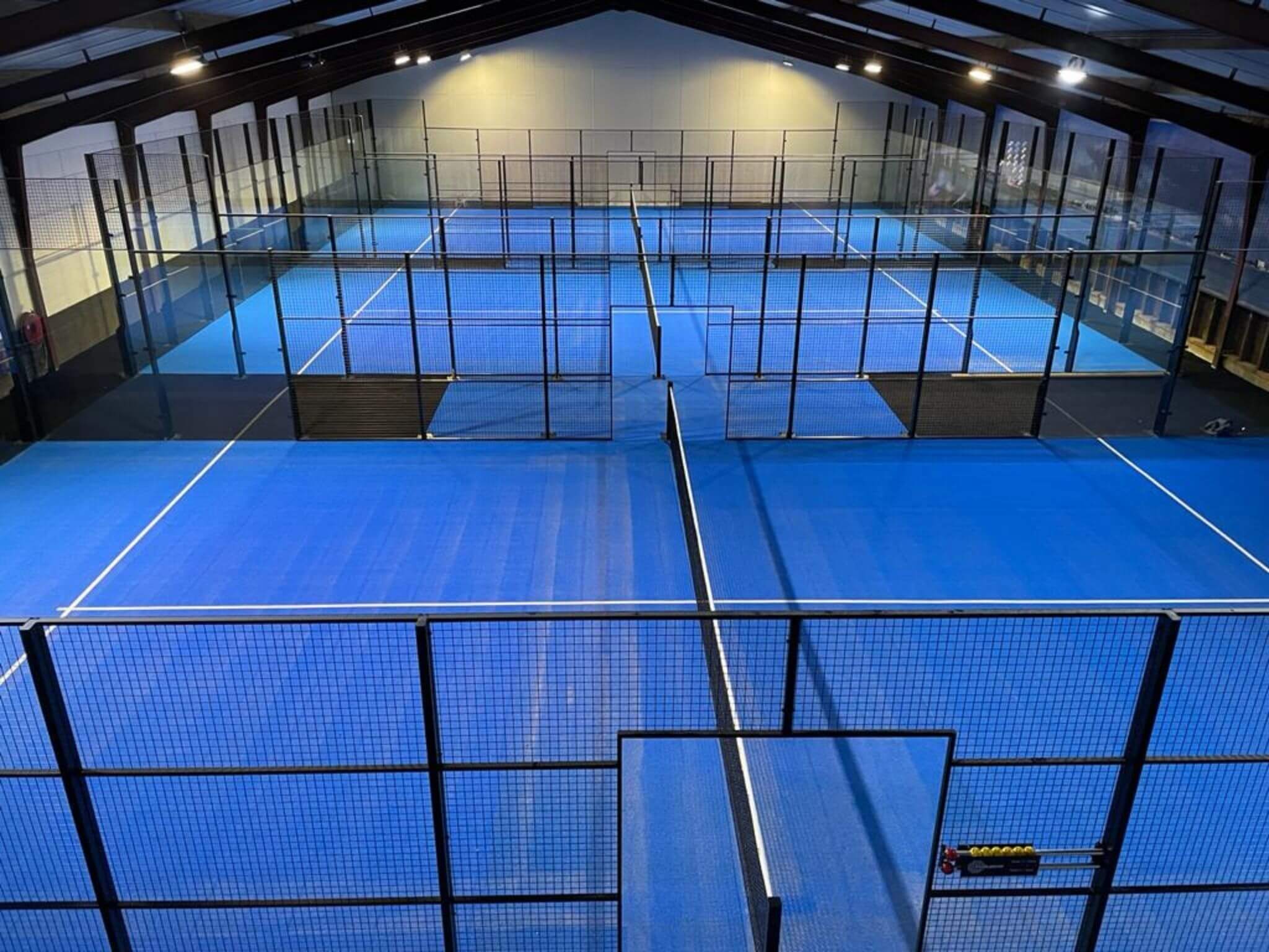 Flevo Padel | Indoor Padelbanen Lelystad